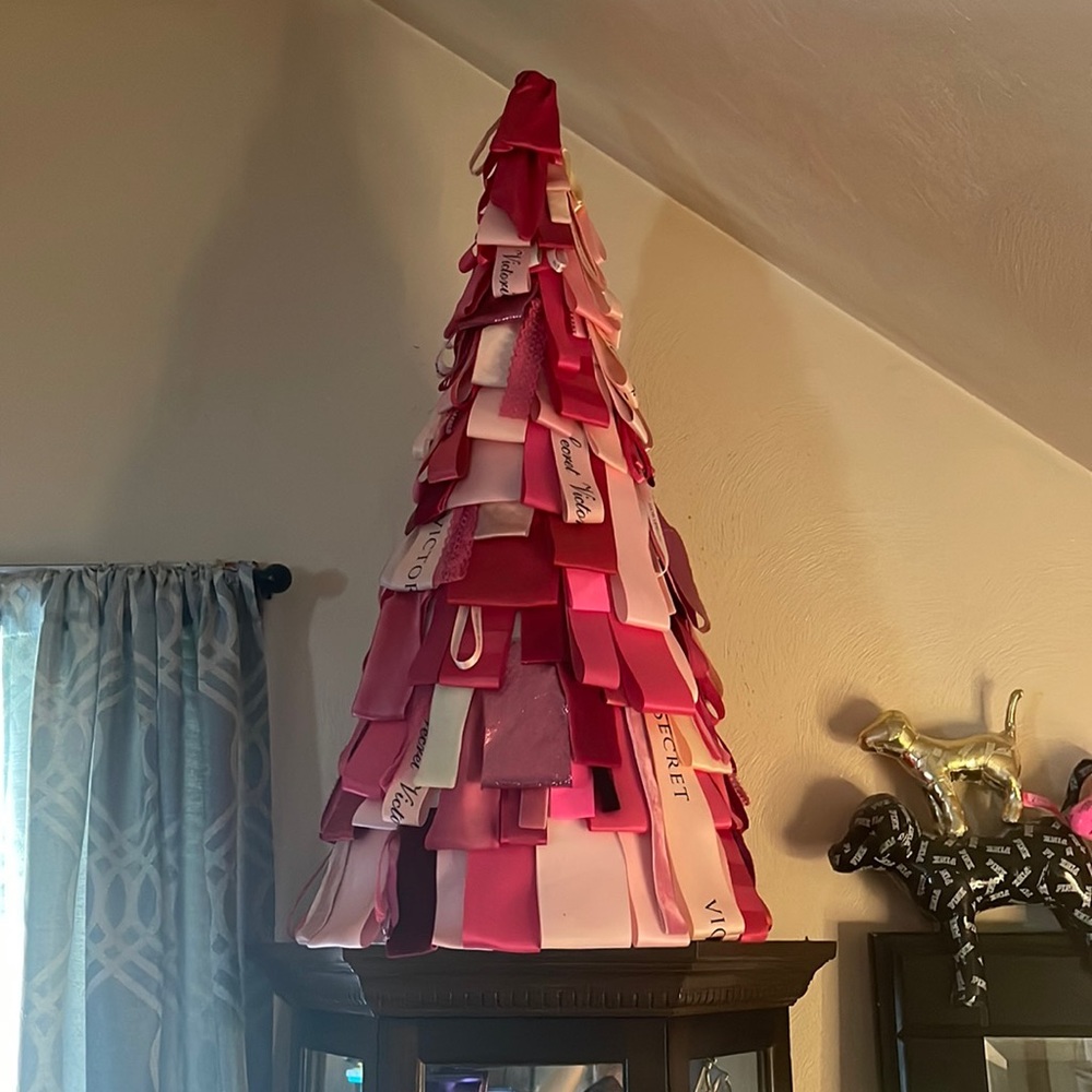 VS Pink 2 Christmas tree displays